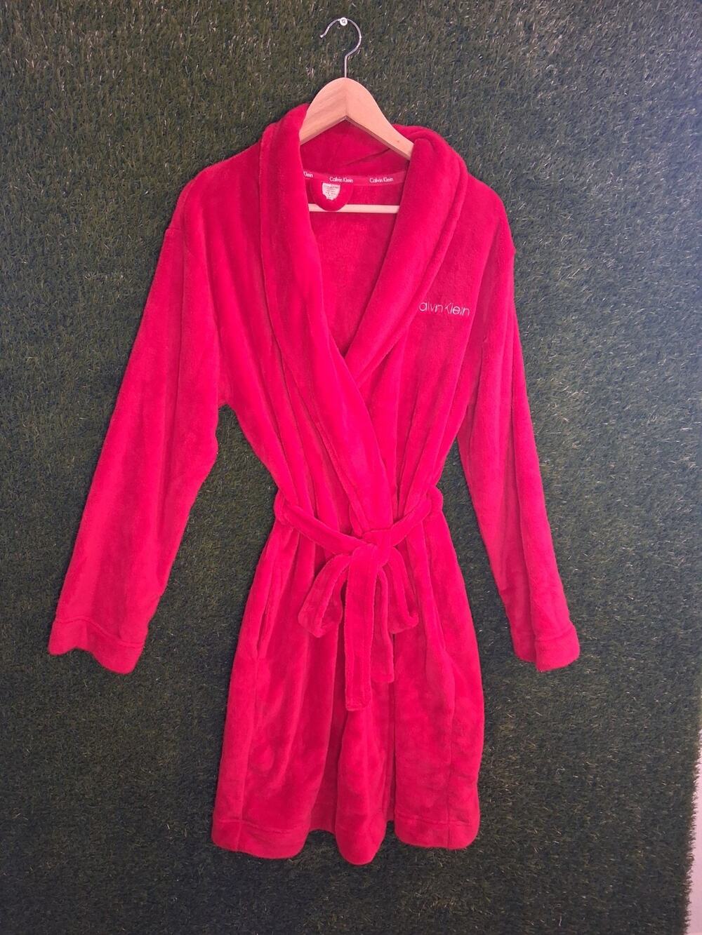 Calvin Klein Women’s Red Plush Fleece Robe Size M/L Soft Bathrobe Belted...